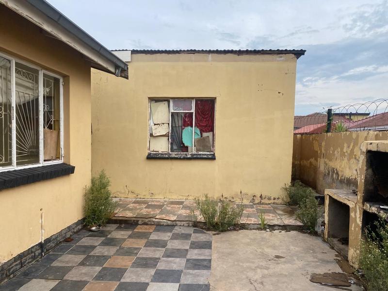 5 Bedroom Property for Sale in Mlungisi Eastern Cape